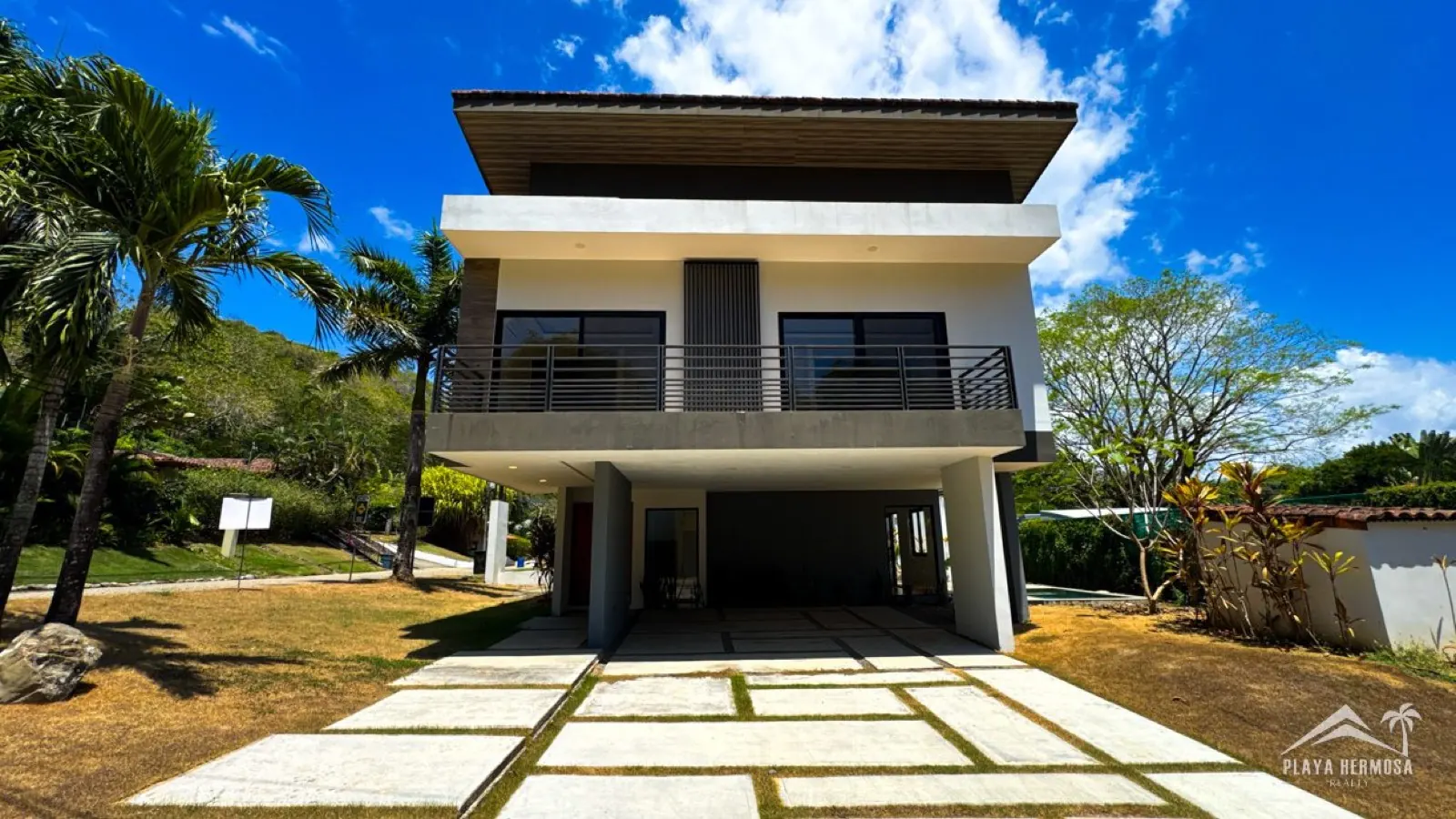 Brand new modern house – Opera Salvaje