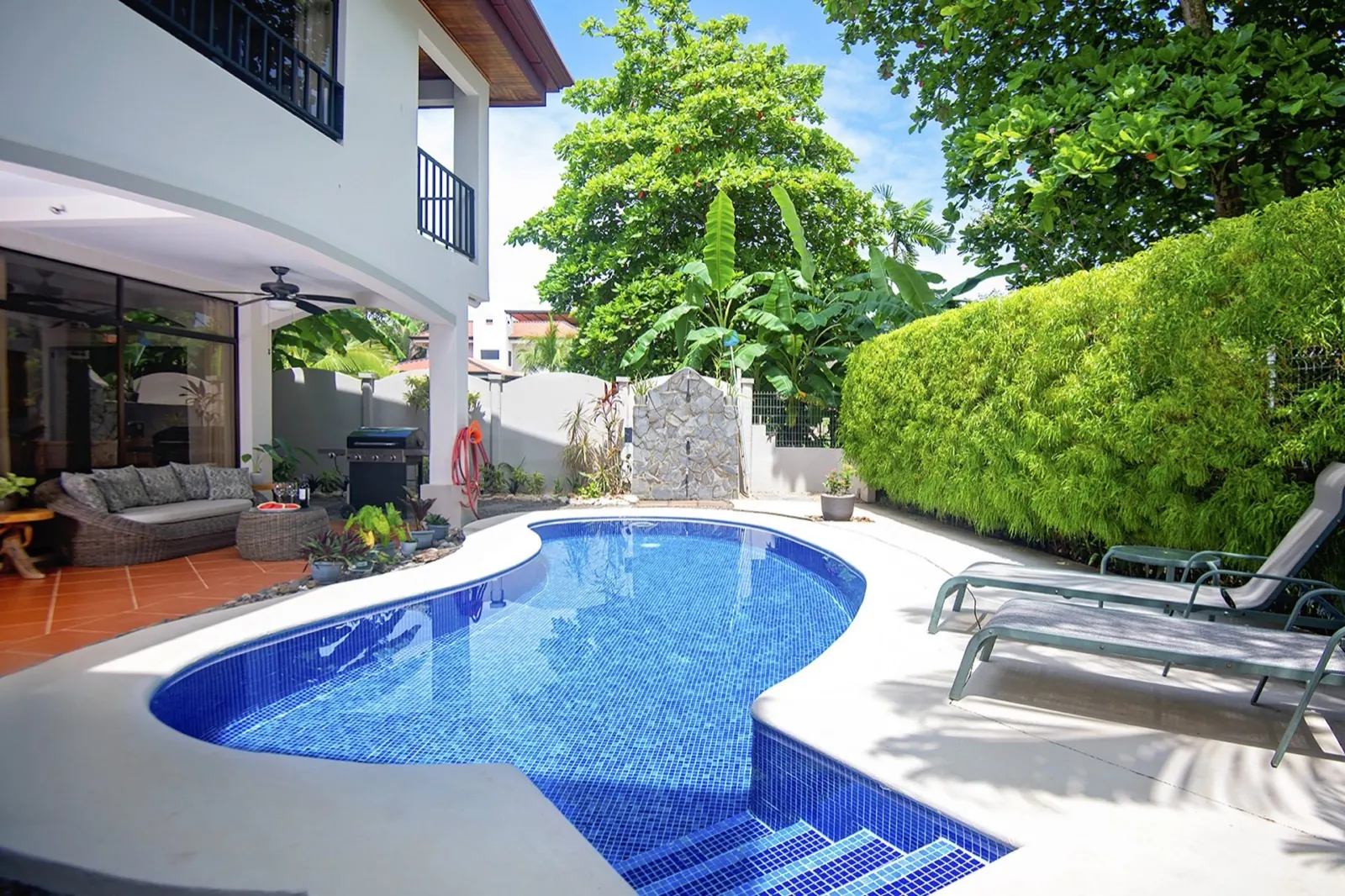 CASA ALMA Your Beachside Paradise in Hermosa Palms