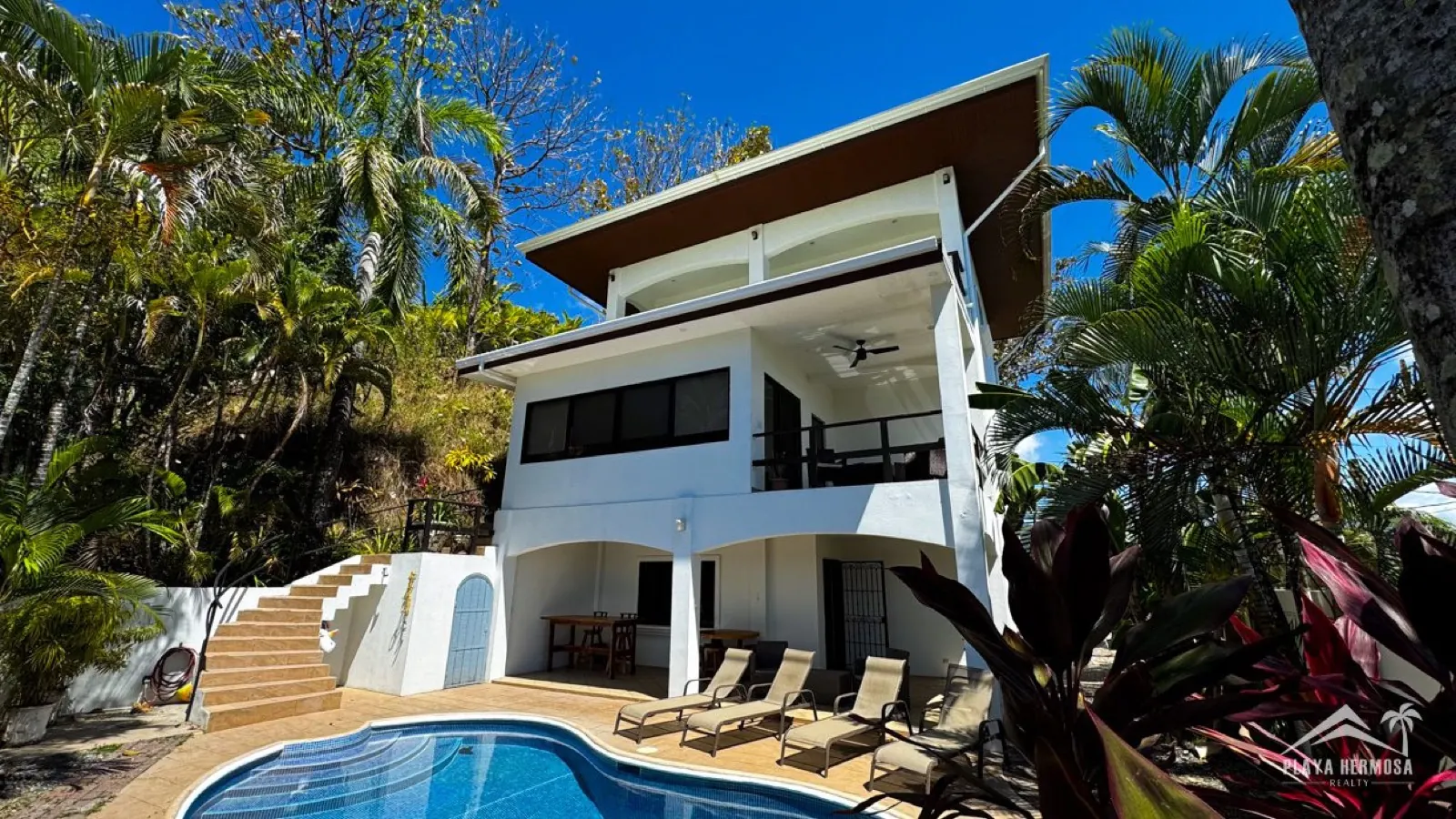SURFSIDE VILLA FOR SALE – Freshly renovated 2026