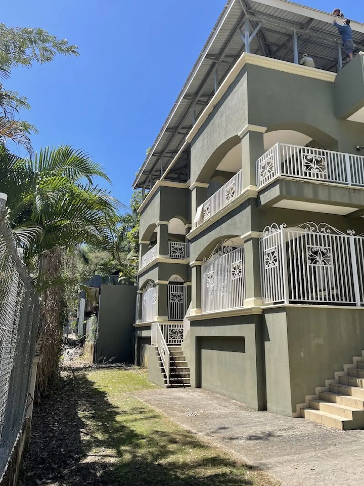 Tropical Duplex with Pool and Development Potential in Playa Hermosa